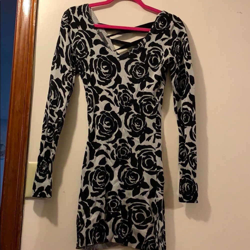 Tie back dress.